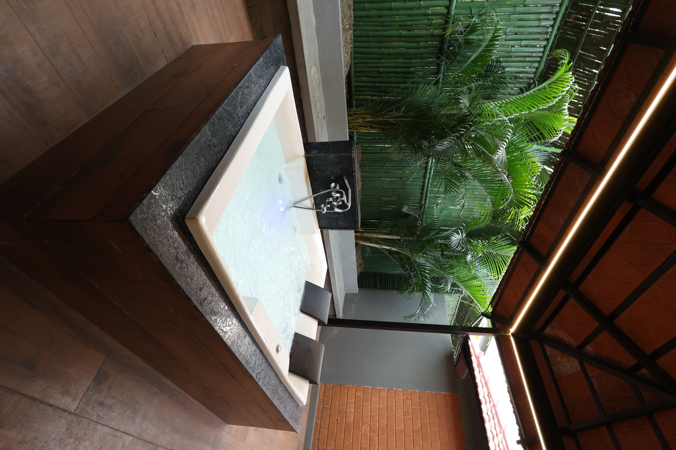 Jacuzzi 3